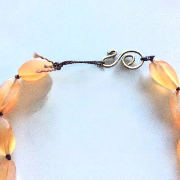 Natural Agate/Carnelian Beaded Necklace with a Swirl Pendant - Picture 6 of 8